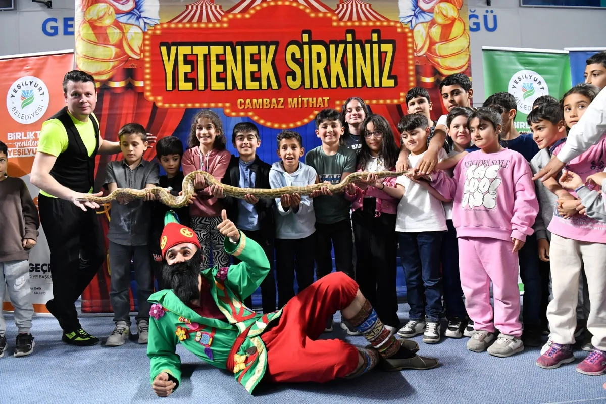 YEŞİLYURT BELEDİYESİNİN KÜLTÜREL ETKİNLİĞİNDE MERKEZ SPOR SALONU TAMAMEN DOLDU