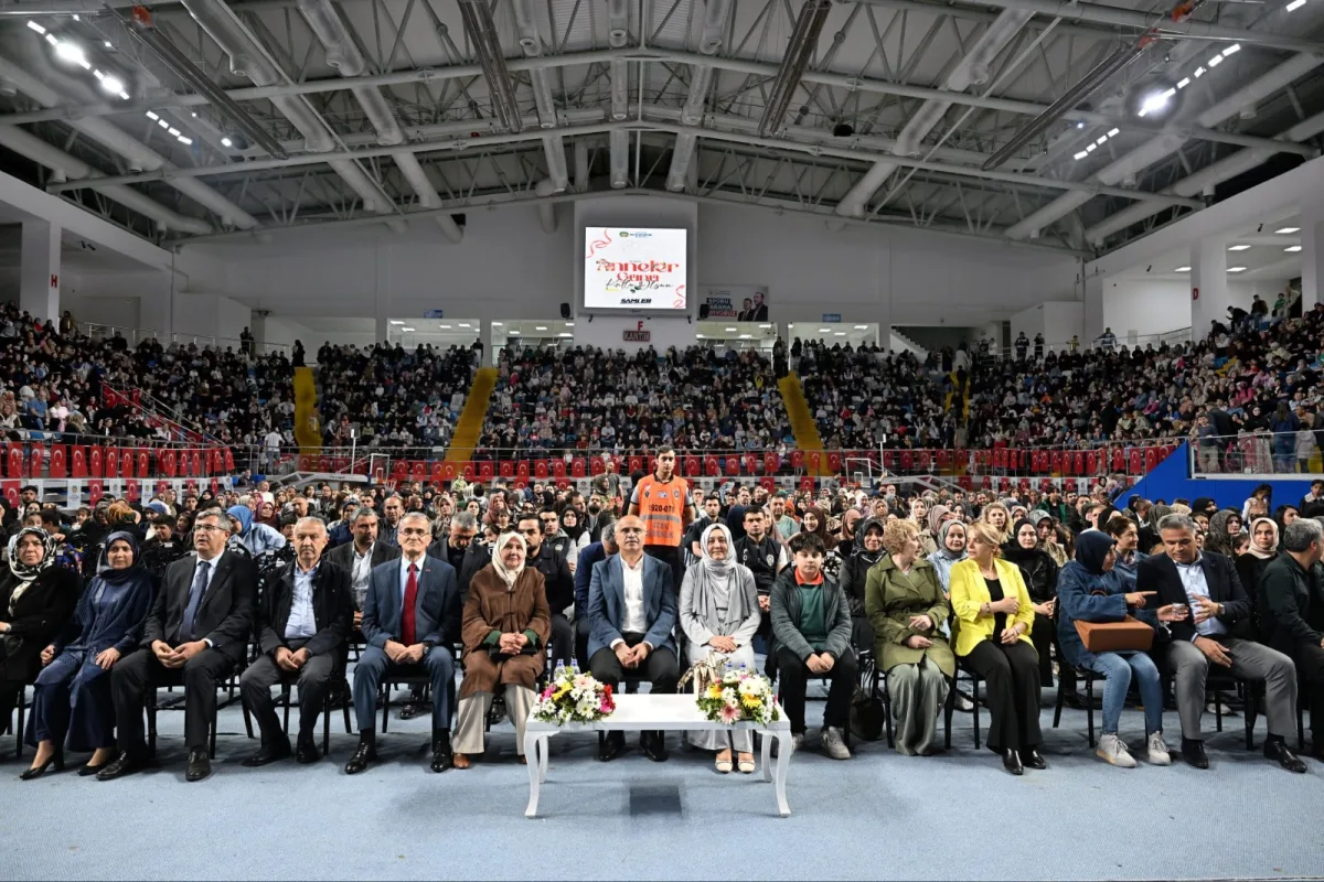 Başkan Sami Er’den Annelere Vefa Örneği.