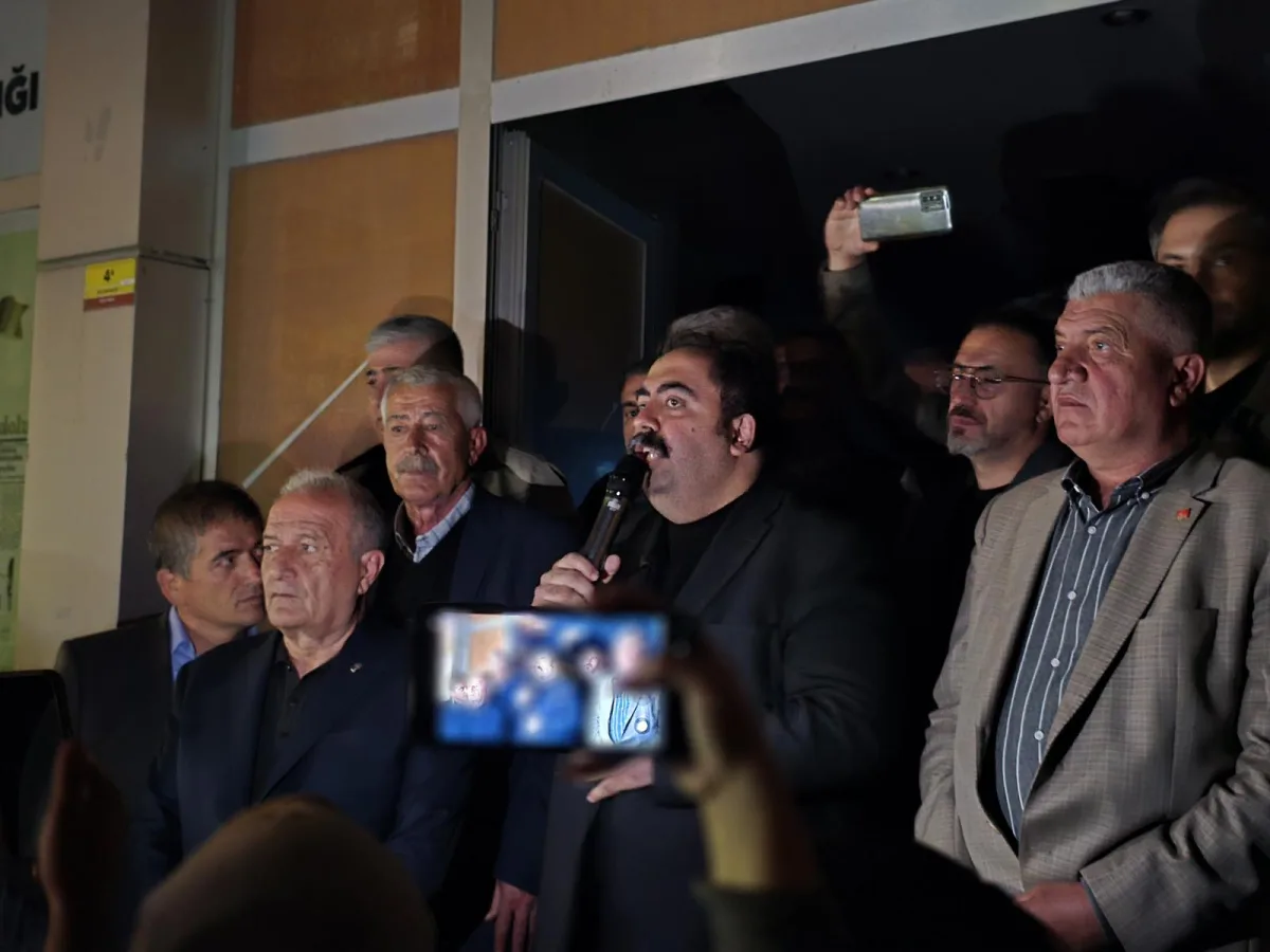 YILDIZ: “BU KARAR TÜRKİYE DEMOKRASİSİNE YAPILMIŞ BİR DARBEDİR.