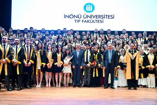İnönü Üniversitesi Tıp Fakültesi'nde Gurur Günü: Mezuniyet Töreni Gerçekleştirildi.