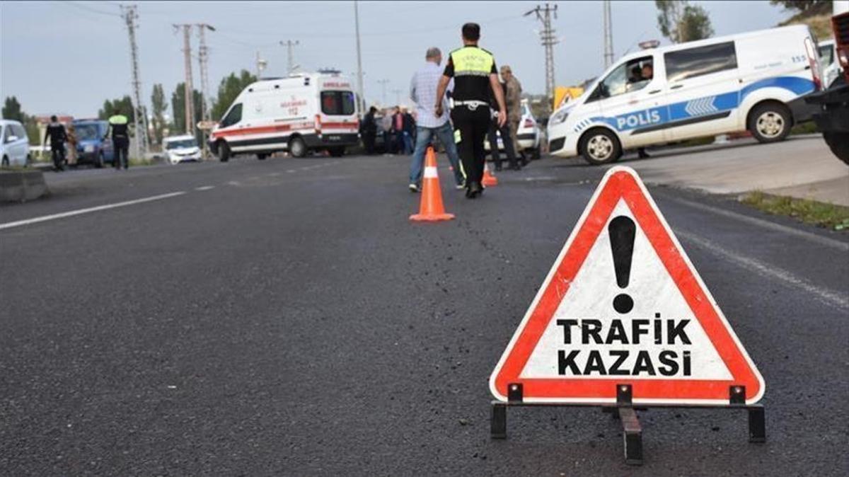 Turgut Temelli Alt Geçitinde Zincirleme Trafik Kazası