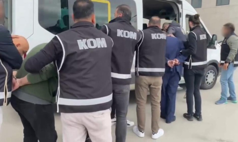 10 İlde Eş Zamanlı Operasyon: TOKİ Adını Kullanan Dolandırıcılık Şebekesi Çökertildi