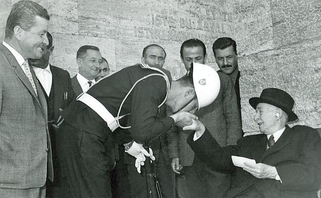 Ağbaba’dan Anlamlı İnönü Mesajı: “Cesur ve Onurlu Bir Devlet Adamı”