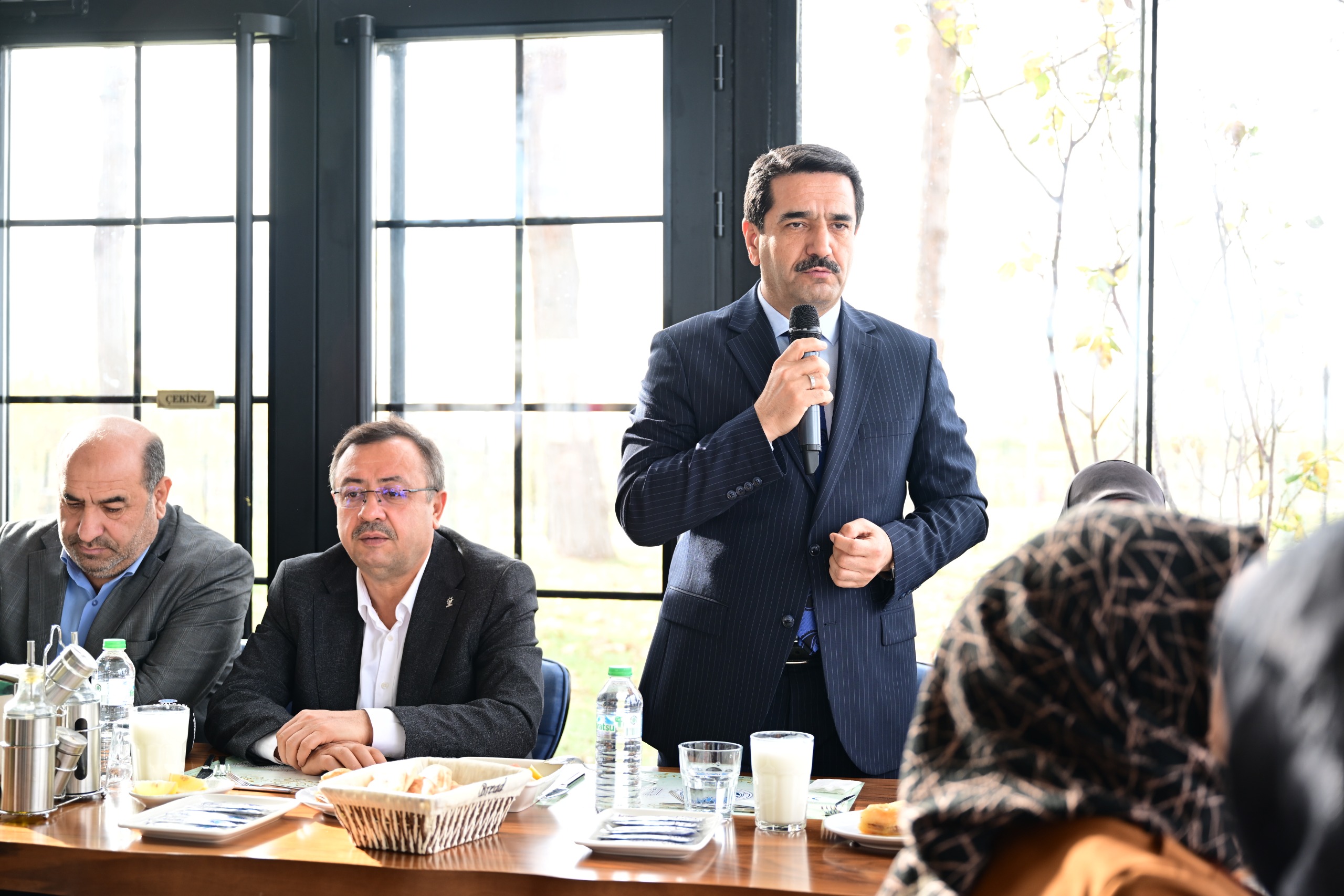 AK Parti Kadın Kolları Mahalle Başkanları Toplantısına Başkan Taşkın Katıldı