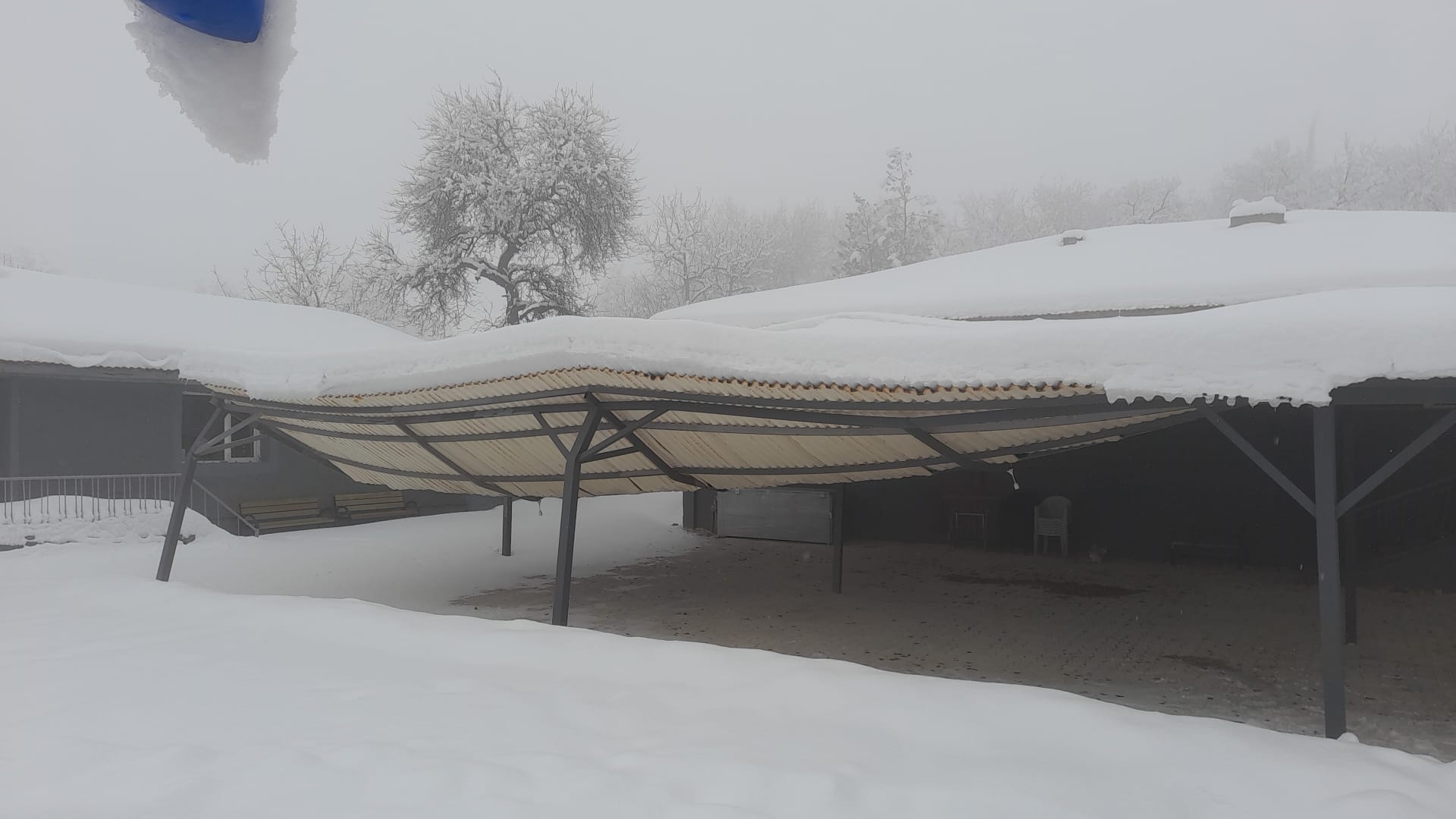 Akçadağ’da Kar Alarmı: Çobanuşağı Kültür ve Taziye Evinde Çökme