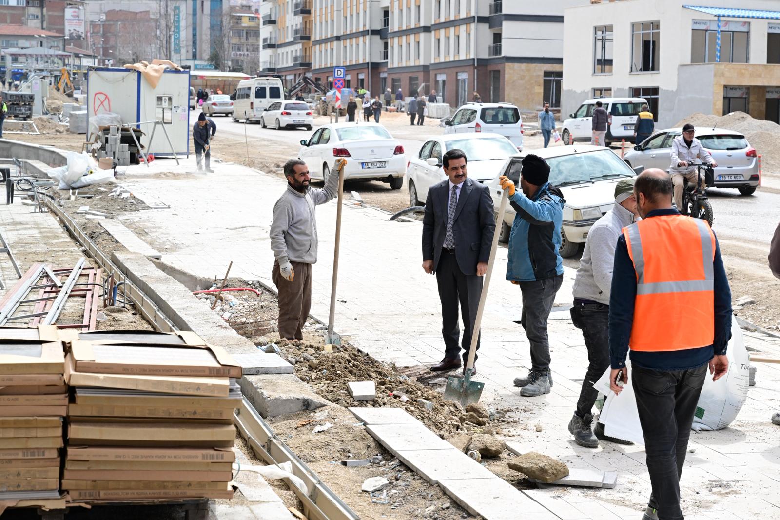 AKPINAR ÇARŞISI’NDA YOĞUN TEMİZLİK MESAİSİ