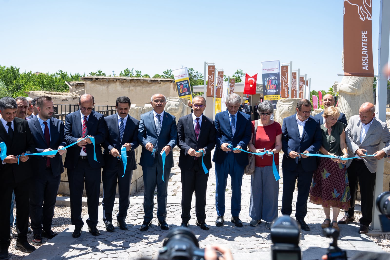 Alpaslan’dan Malatya Şehir Kütüphanesi’ne Övgü Dolu Ziyaret.