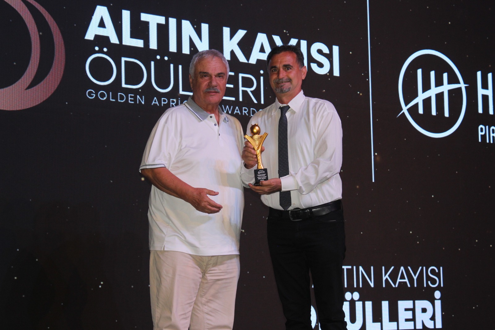 Altın Kayısı Başarı Ödülü Battalgazi Gazetesi'nin Oldu