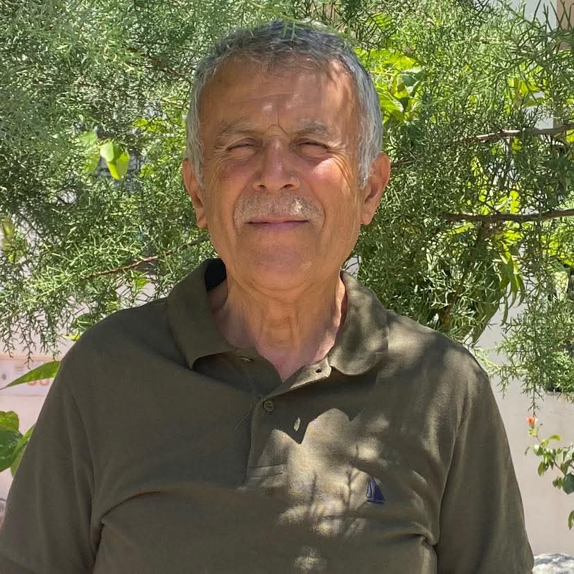 ANASININ BABASININ MEZARI VAR