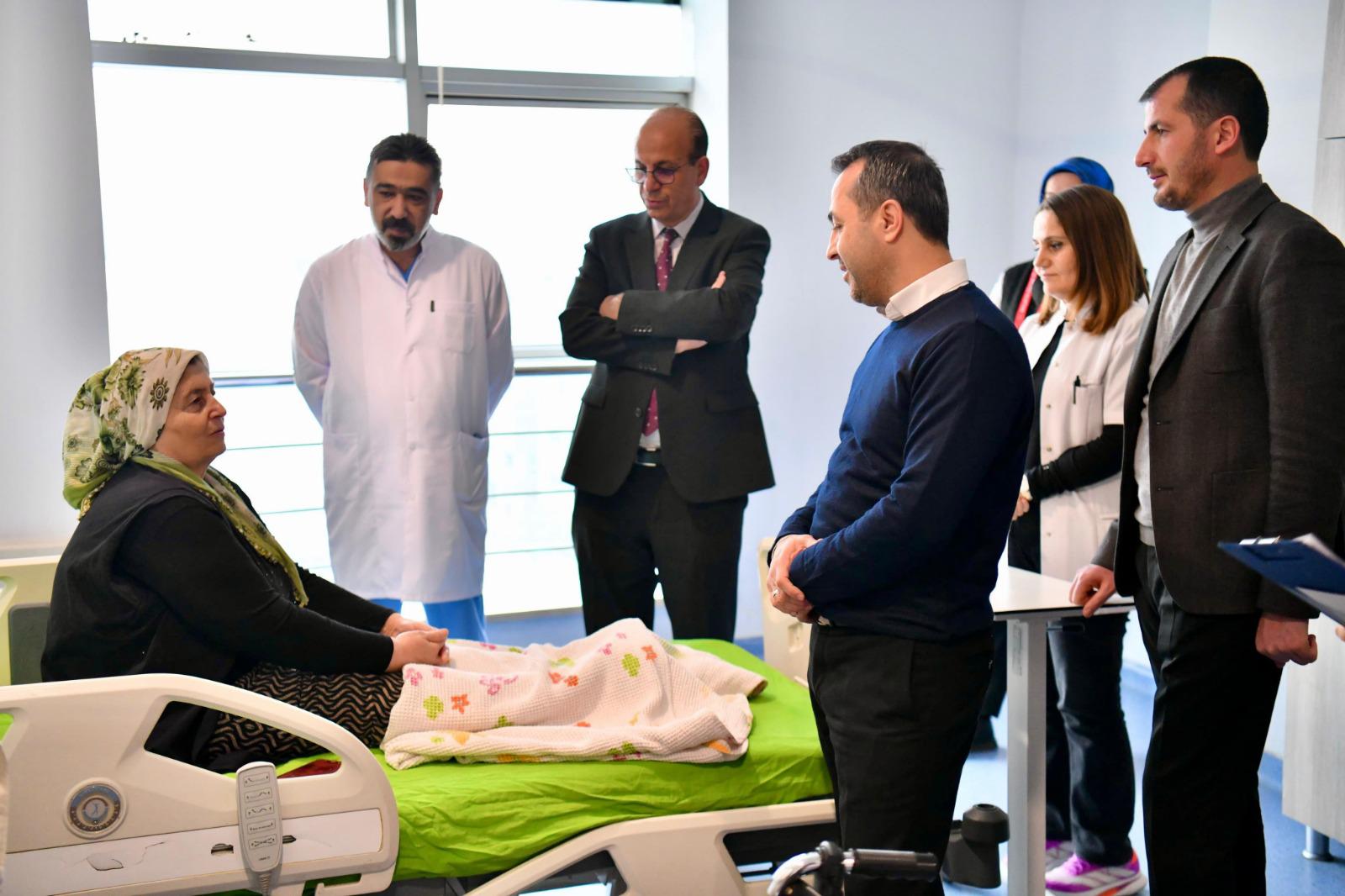 Babacan: “Sağlık Çalışanlarımız Büyük Bir Özveriyle Görev Yapıyor.