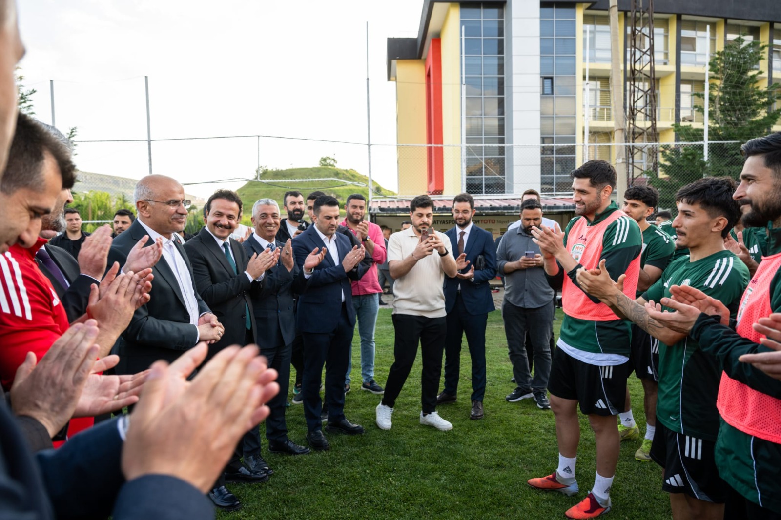 Başkan Er’den Yeşilyurtspor’a Destek Ziyareti.