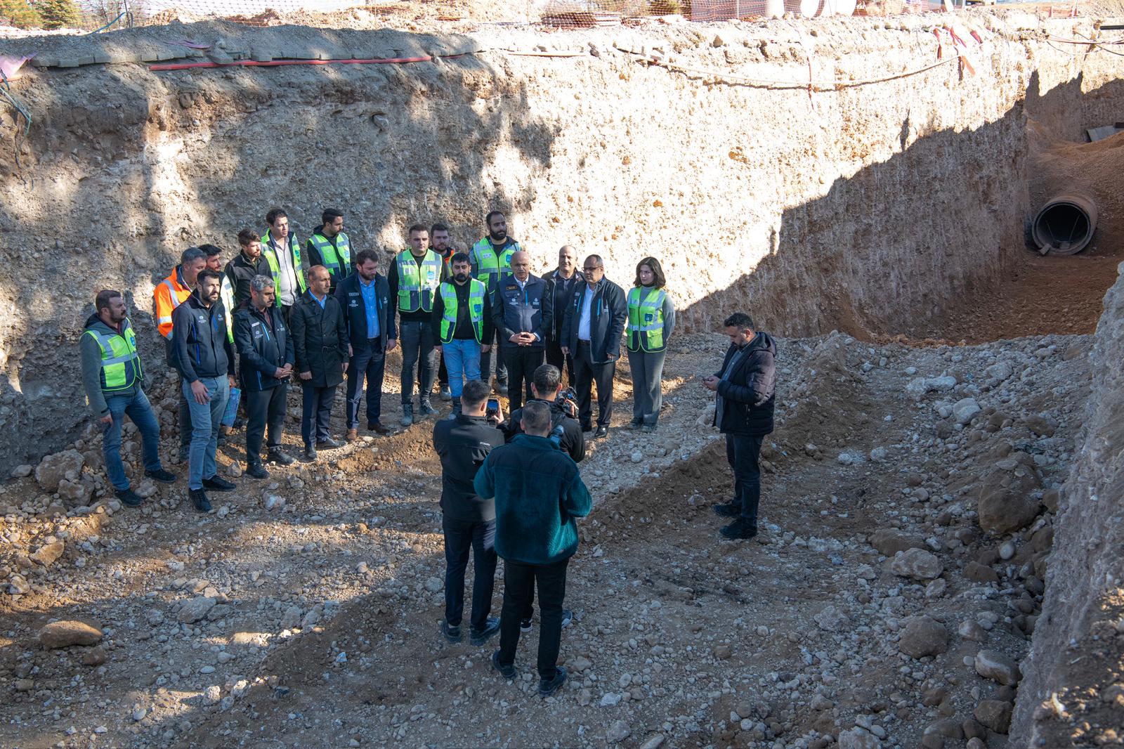 BAŞKAN ER: “İKİZCE'DE ÇOK BÜYÜK BİR ALTYAPI ÇALIŞMASI YAPIYORUZ”