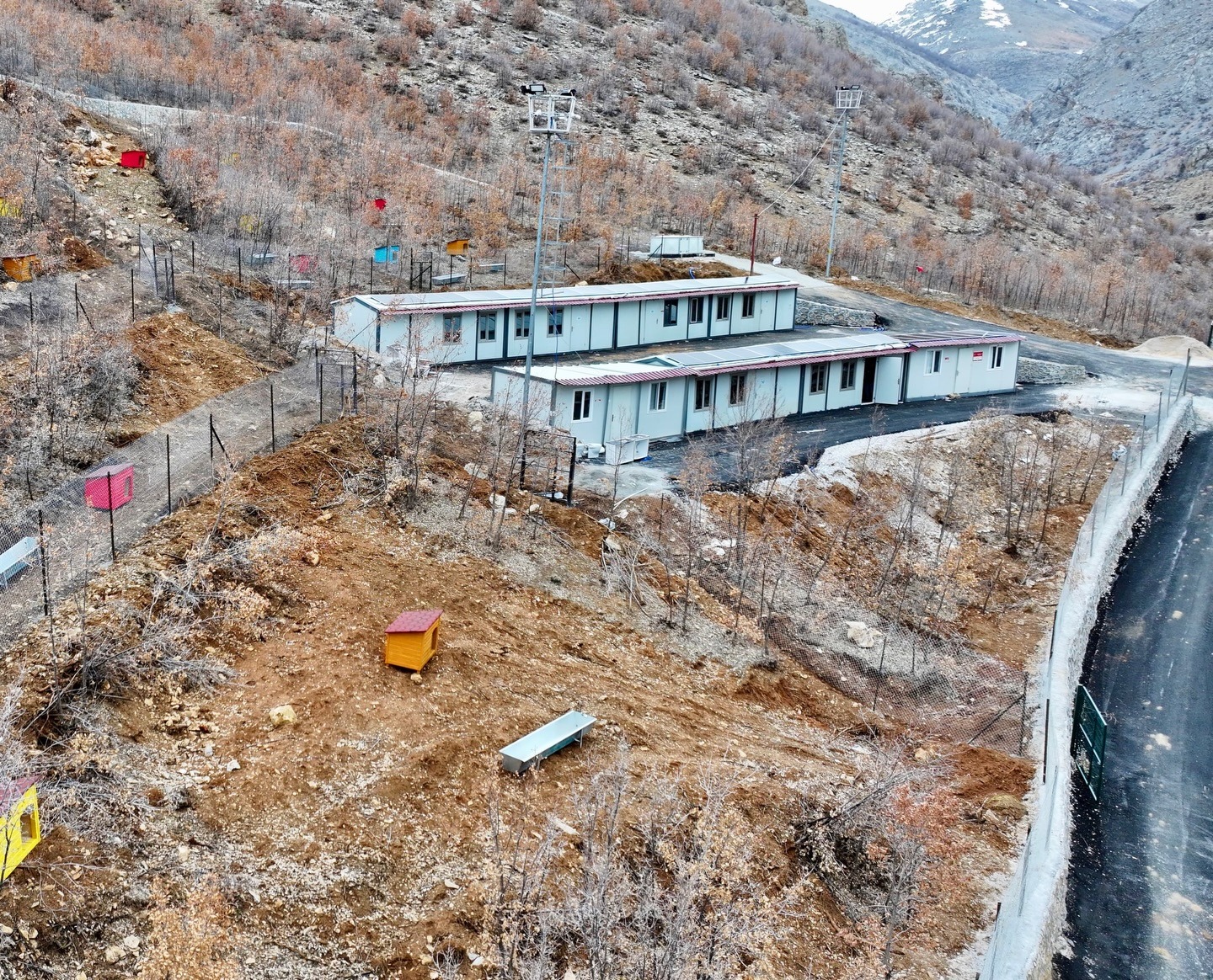 BAŞKAN GEÇİT, HAYVAN BAKIMEVİ PROJESİNİ YERİNDE İNCELEDİ