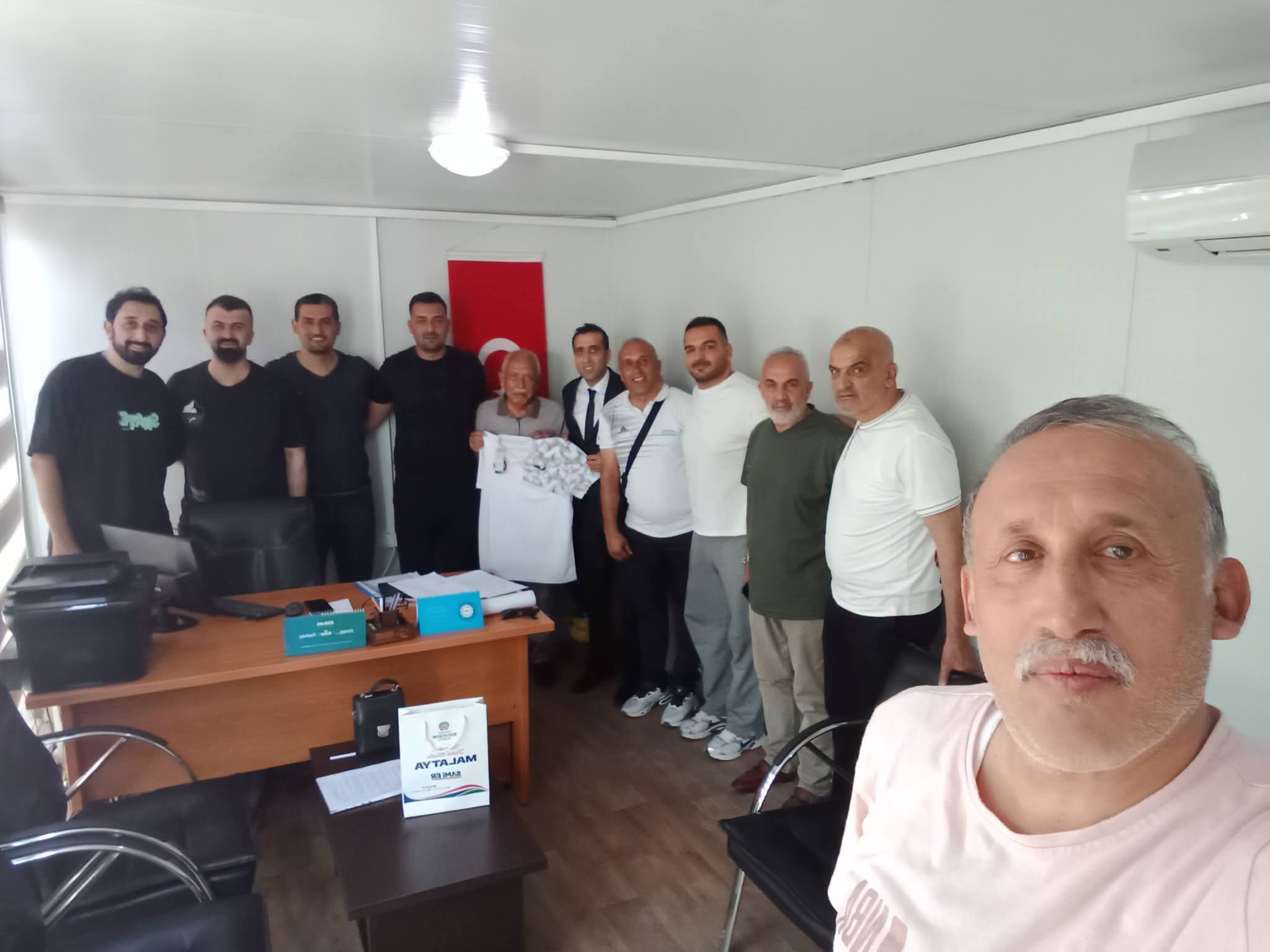 Başlık: Malatya Voleybol Camiasından ASKF Başkanı Kahraman Fırat'a Hayırlı Olsun Ziyareti.