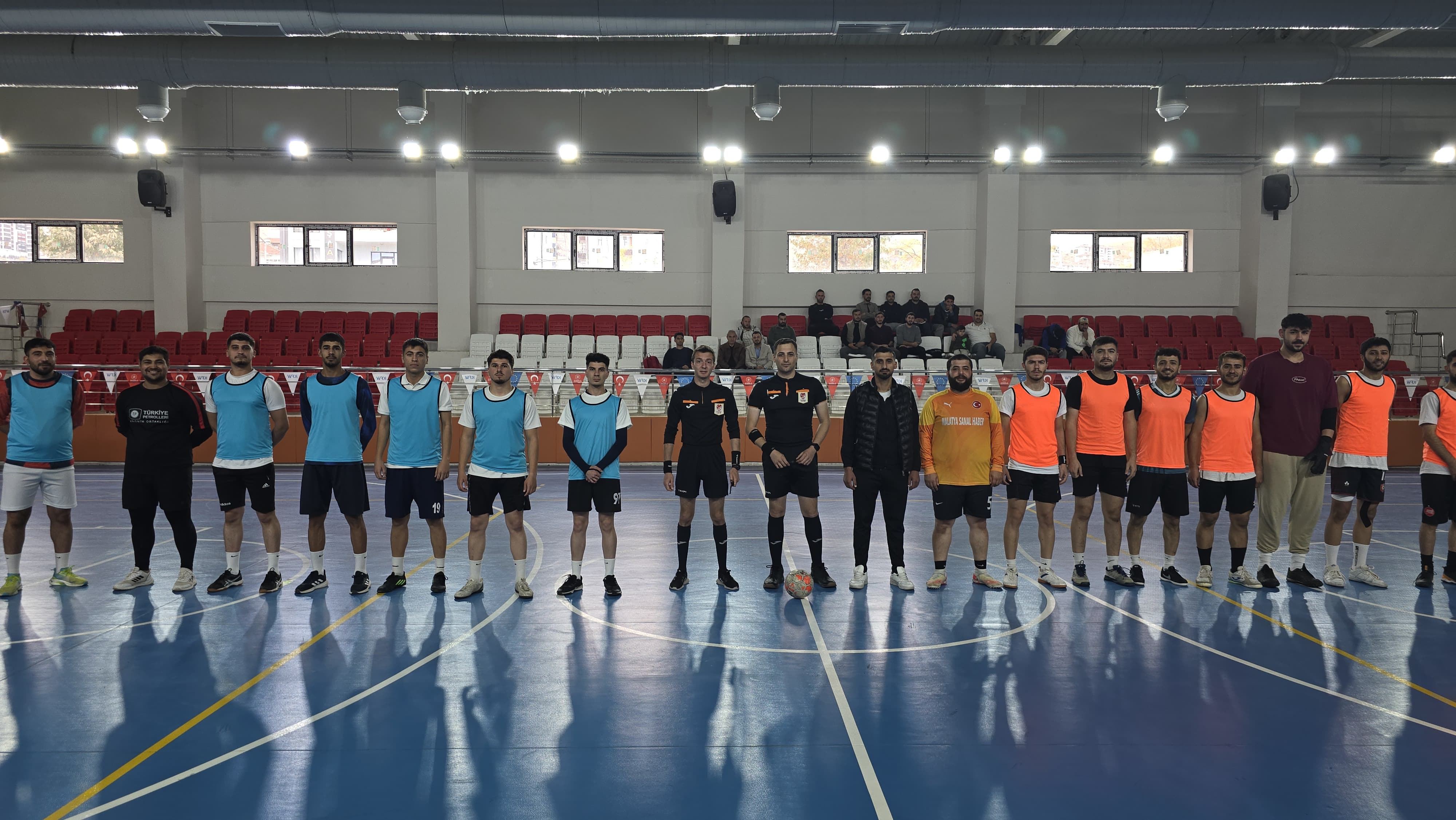 BATTALGAZİ’DE 29 EKİM CUMHURİYET KUPASI FUTSAL TURNUVASI TAMAMLANDI