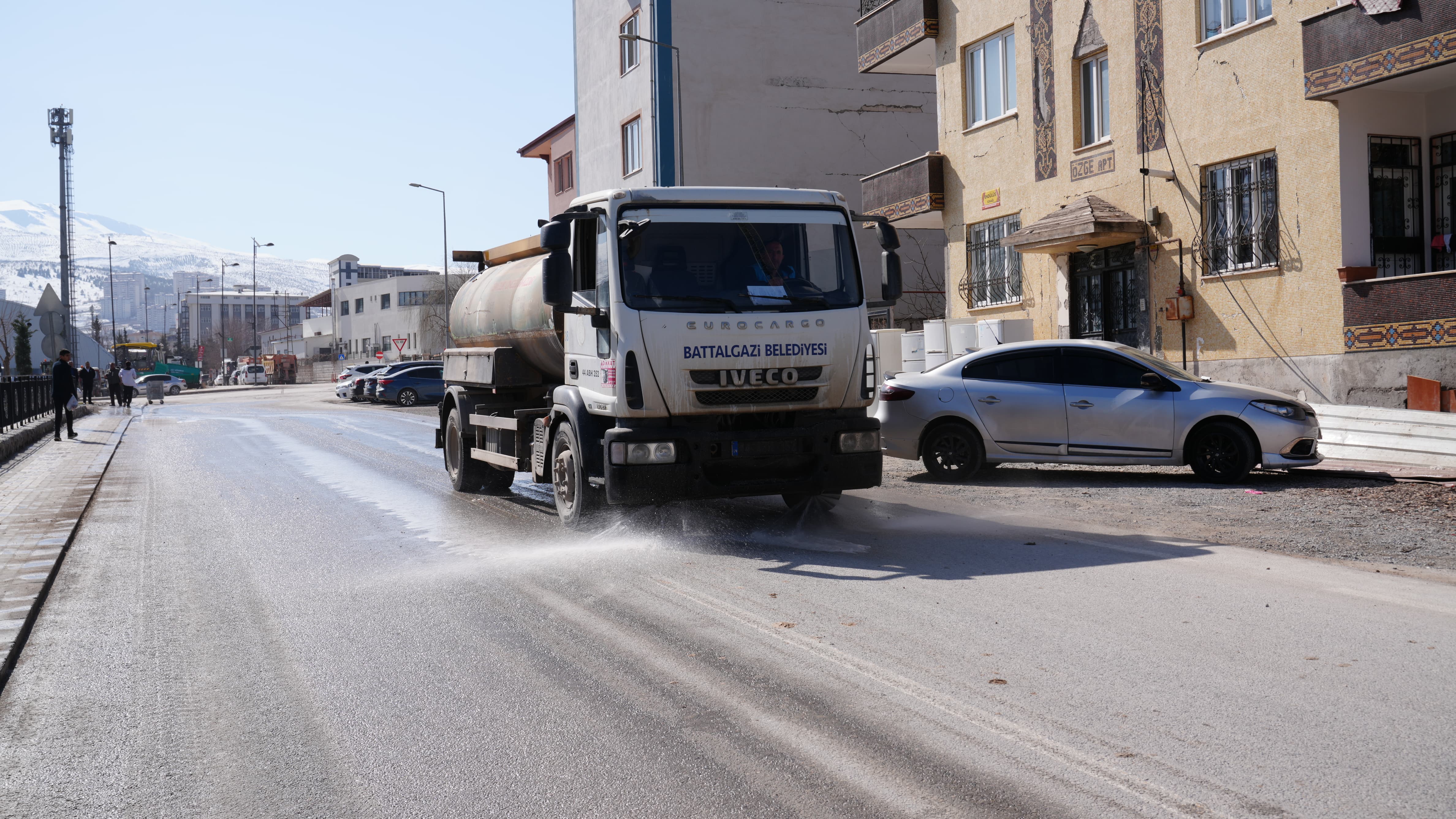 Battalgazi’de Derme Deresi Parkı Temizlenip Yıkandı