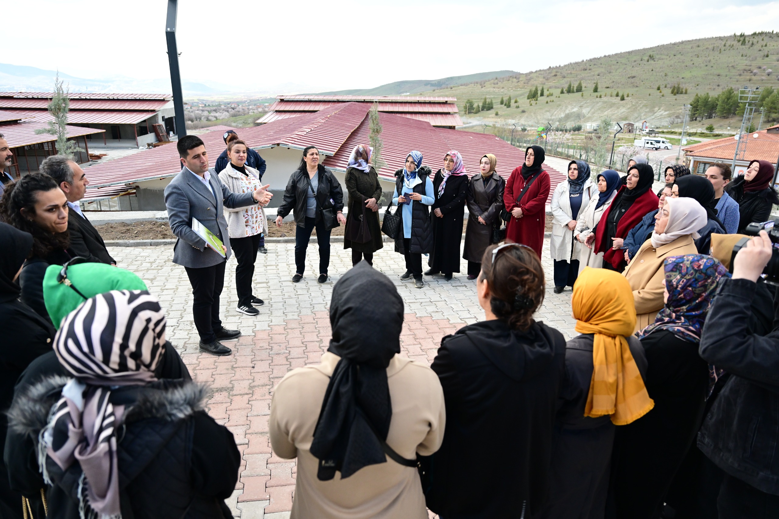 Battalgazi’de Kadın Kolları Projeleri Yerinde Dinledi