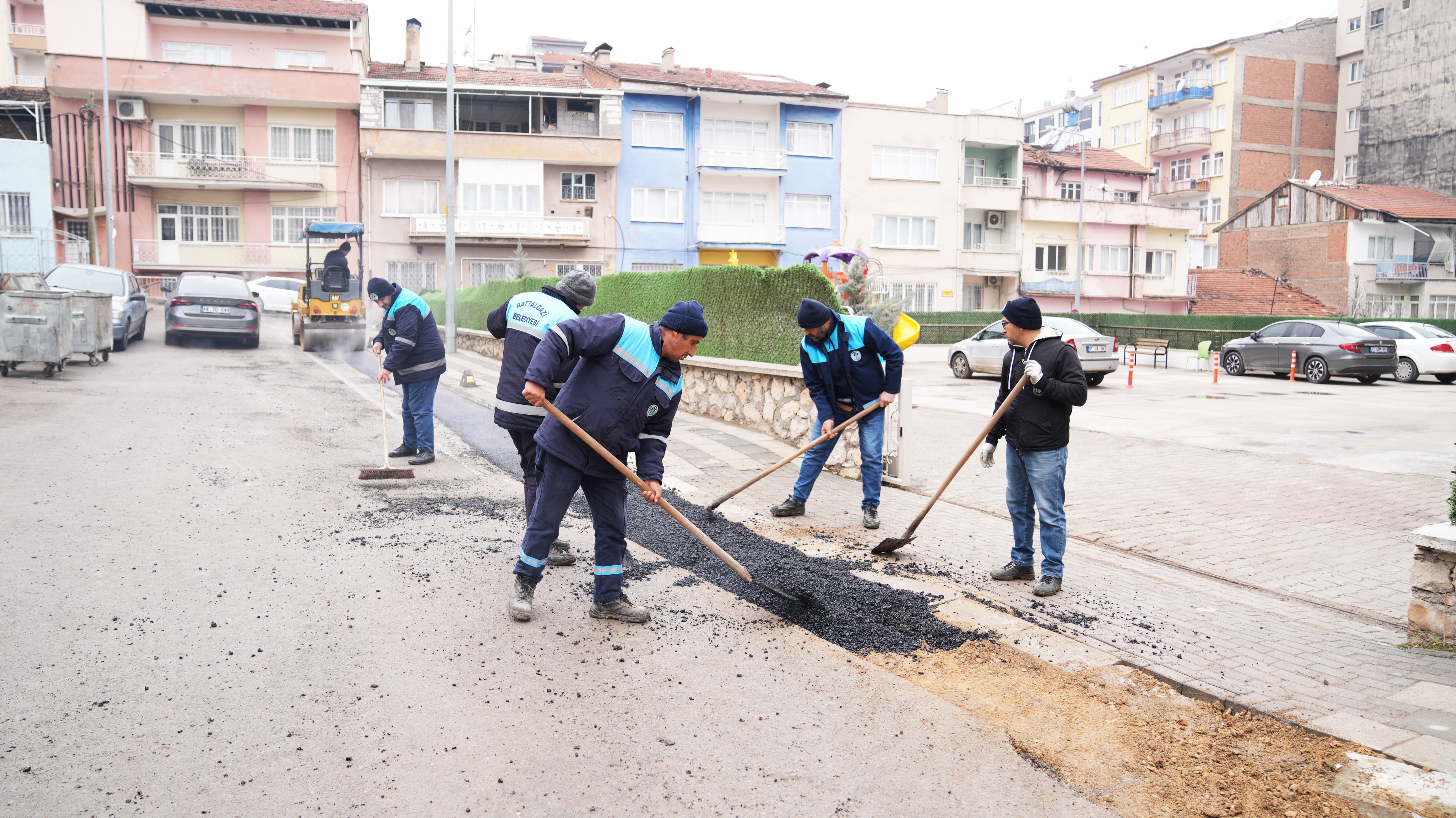 BATTALGAZİ’DE KONFORLU ULAŞIM İÇİN ASFALT ÇALIŞMASI