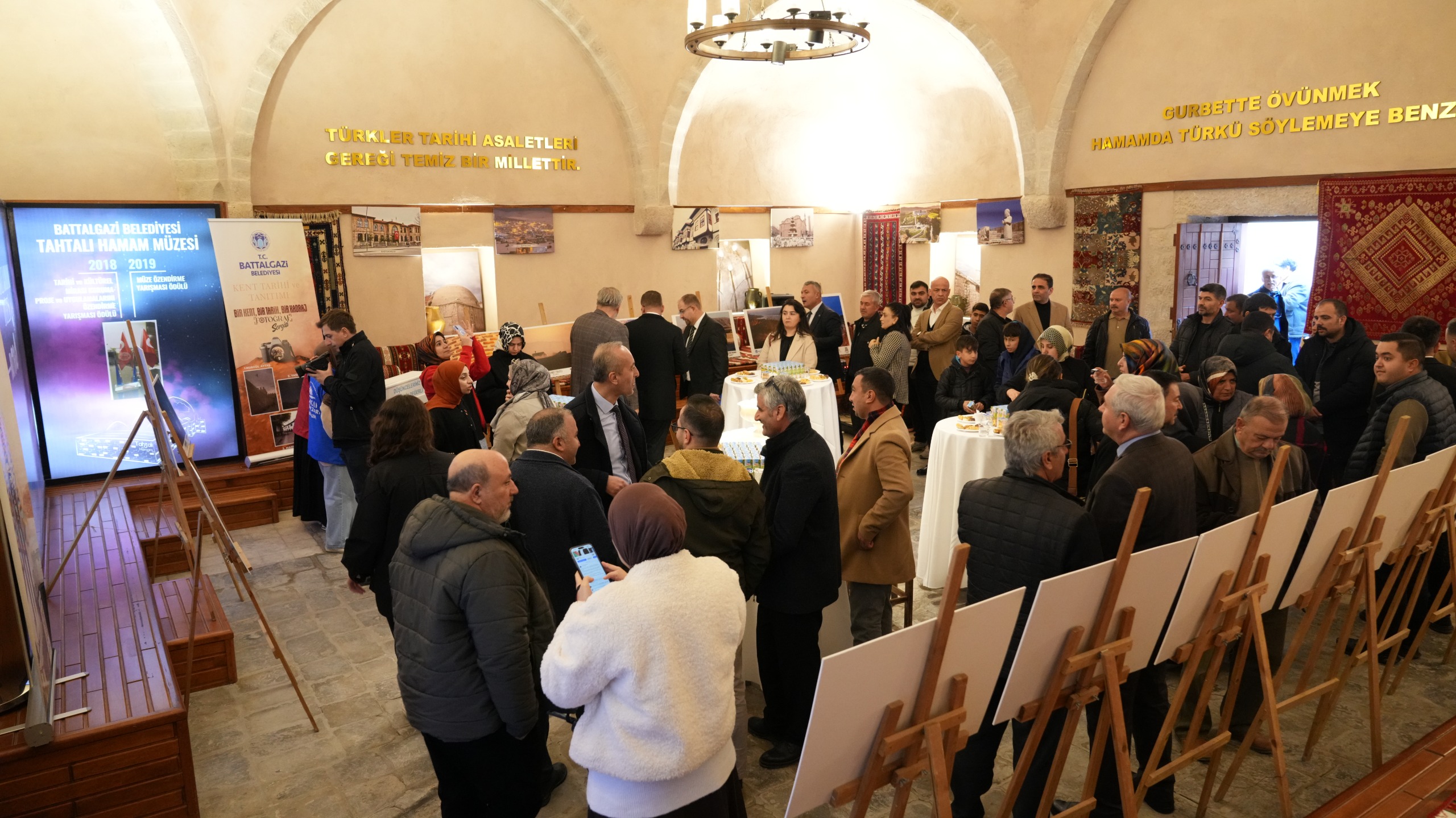 Battalgazi’nin Tarihi Dokusu ‘Bir Kent, Bir Tarih, Bir Kadraj’ Sergisinde Hayat Buldu