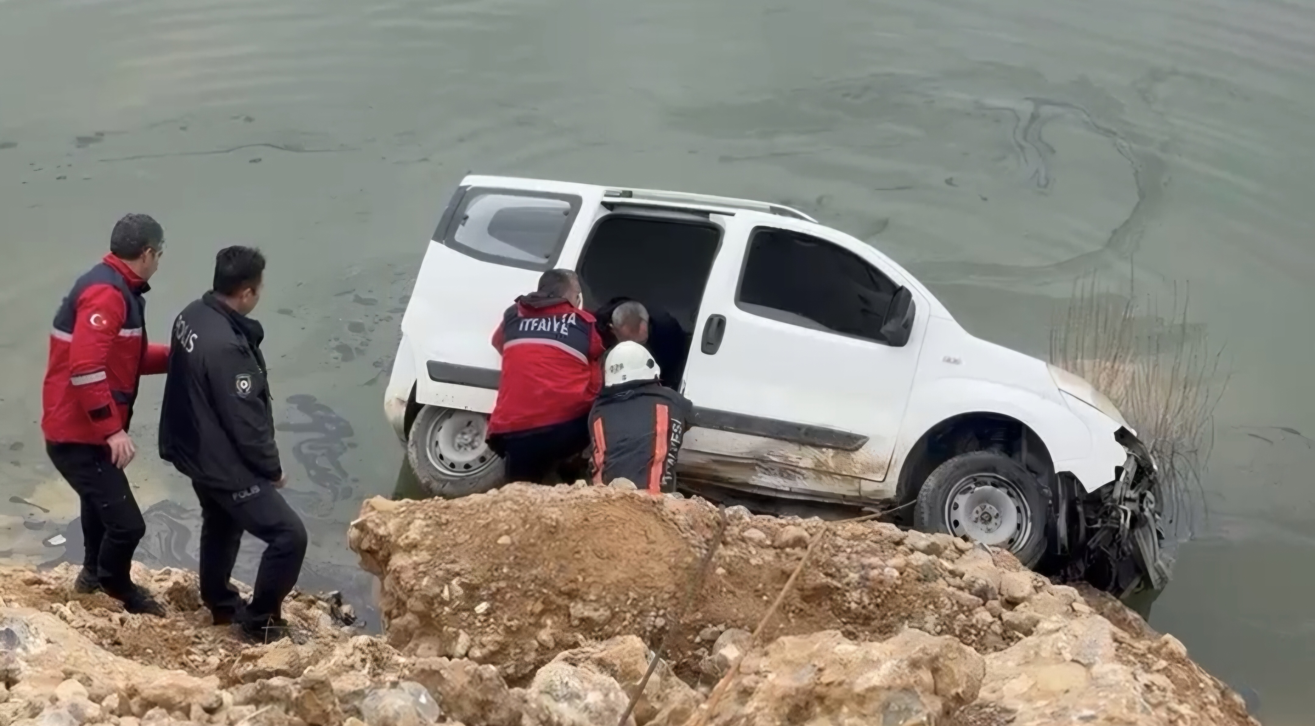 Beylerderesi Baraj Göleti Mevkiinde Trafik Kazası: 1 Kişi Yaralandı