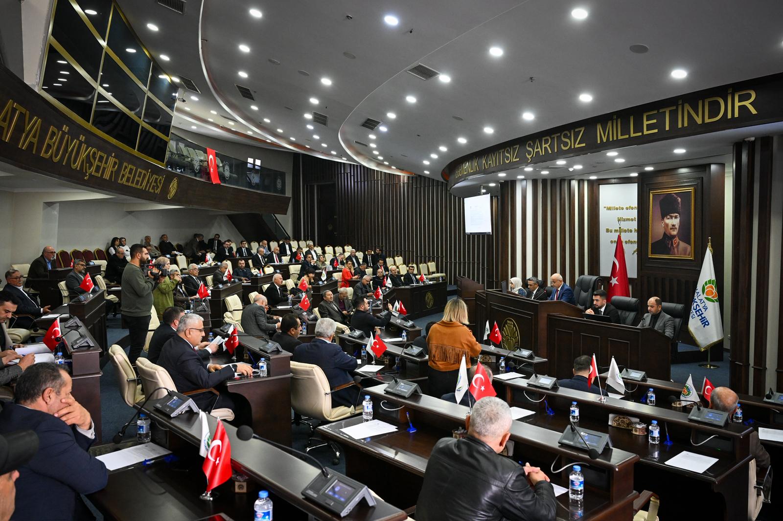 Büyükşehir Belediye Meclisi Toplantısında Konuşan Başkan Er;