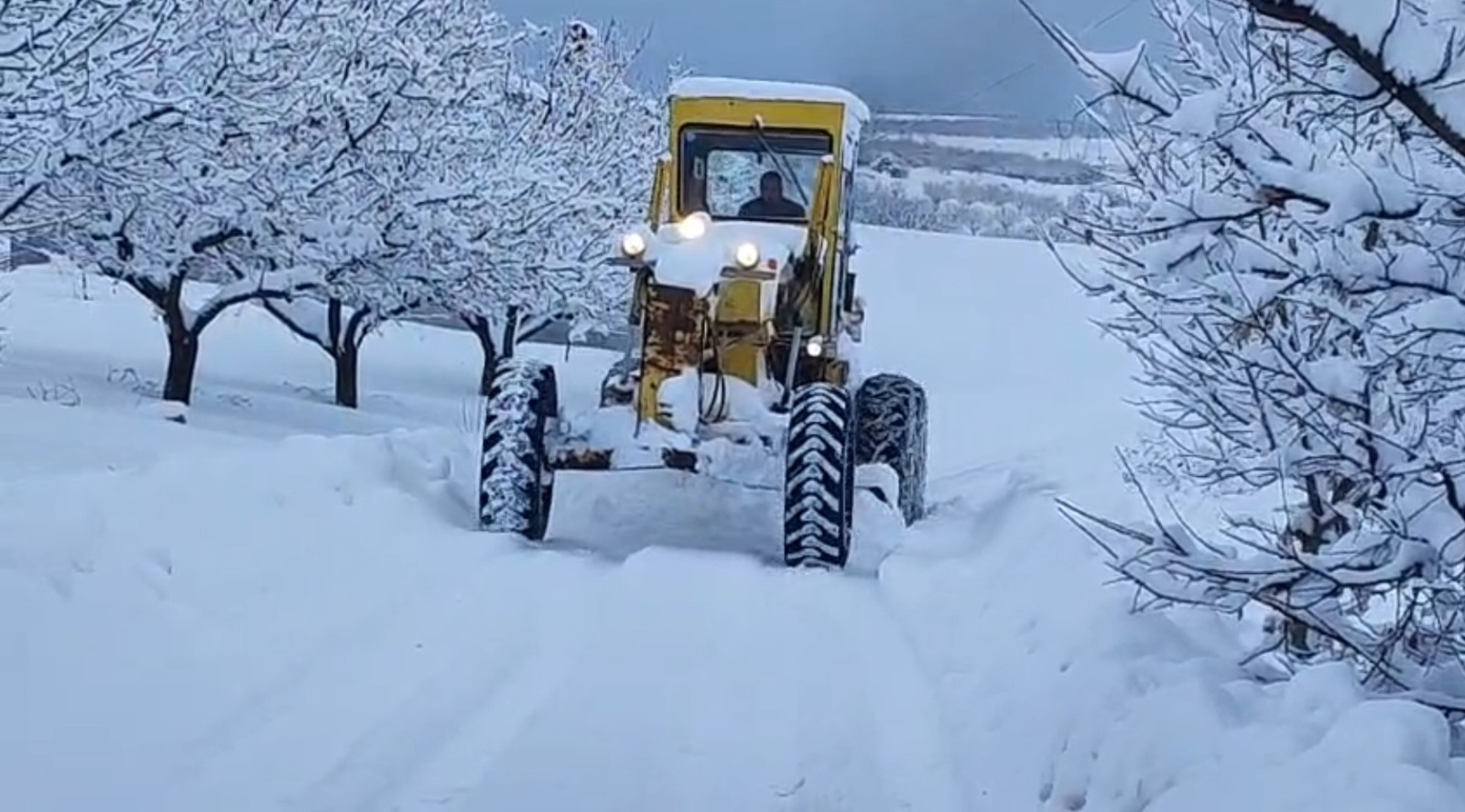 Büyükşehir Belediyesi Ekipleri 7/24 Görev Başında