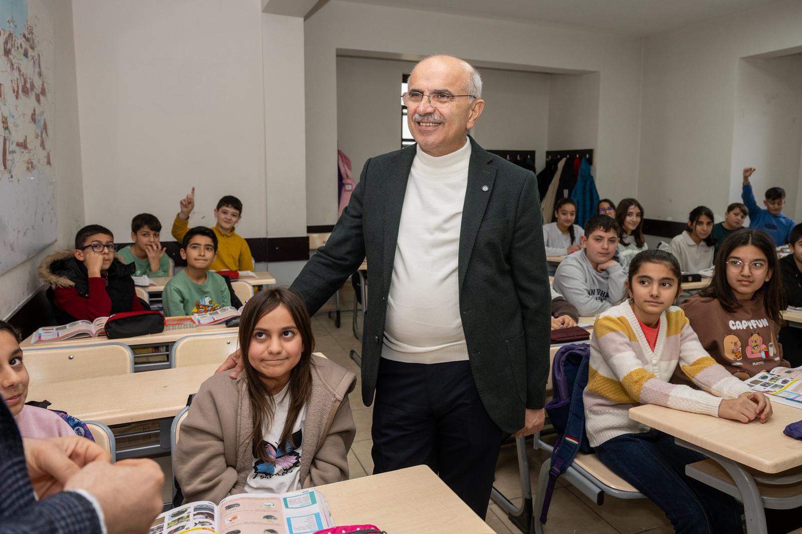 Büyükşehir Belediyesi’nden Eğitime Tam Destek