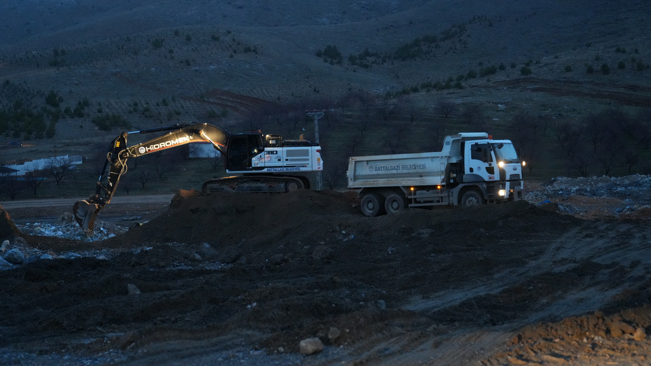 Çamurlu TOKİ Camii ve Çevresi Modern Bir Görünüme Kavuştu