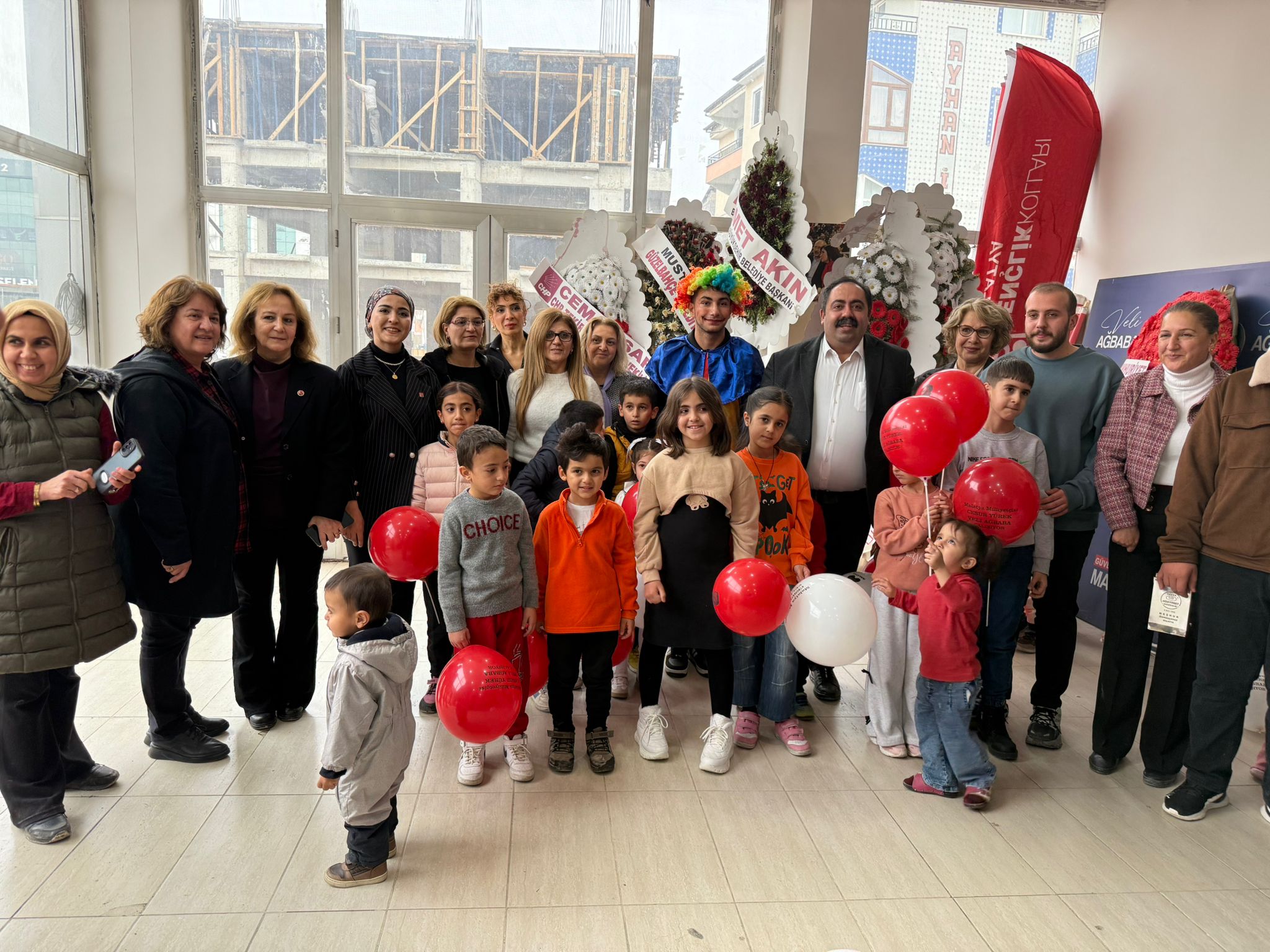 CHP Malatya Kadın Kollarının Çocuk Hakları Günü Etkinliği: Katılım Neden Bu Kadar Azdı?