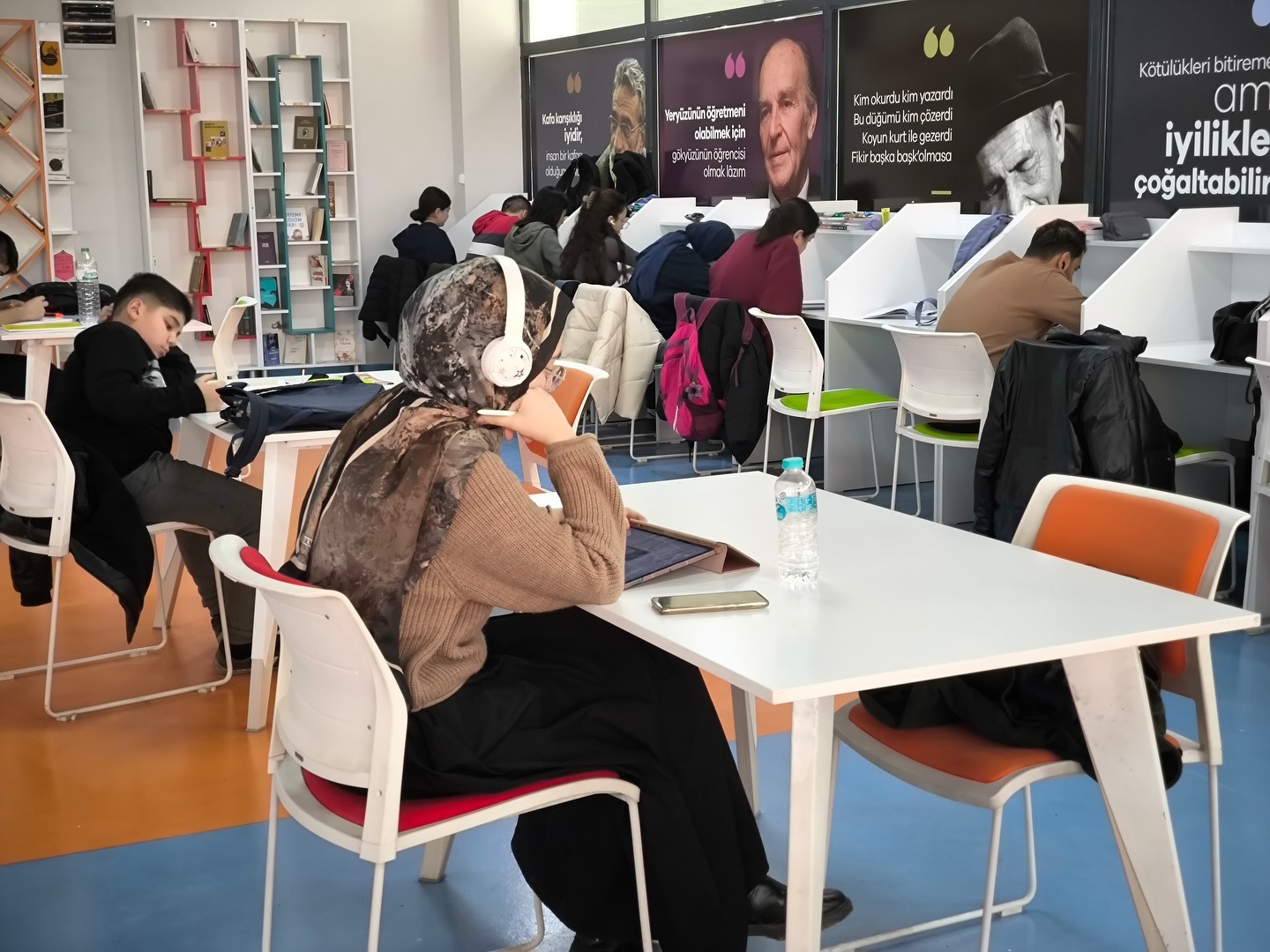 Çilesiz Kütüphanesi Yeşilyurt’ta Gençlerin Gözdesi Haline Geldi