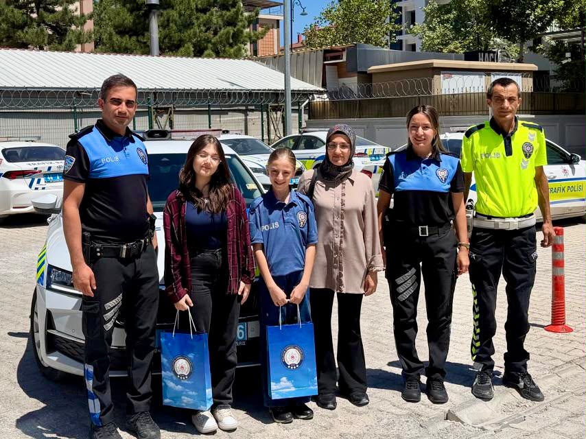 Çocuklara Güvenli Gelecek İçin Polislerden Eğitim Desteği.