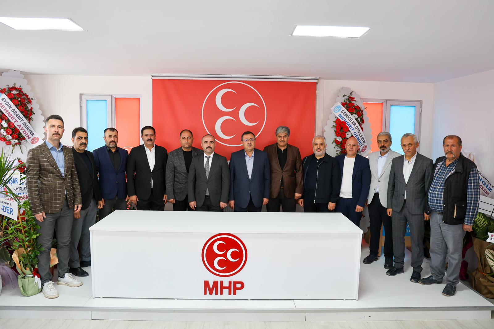 Cumhur İttifakı’nda Nezaket Buluşması: Bakan’dan Şengönül’e Ziyaret.