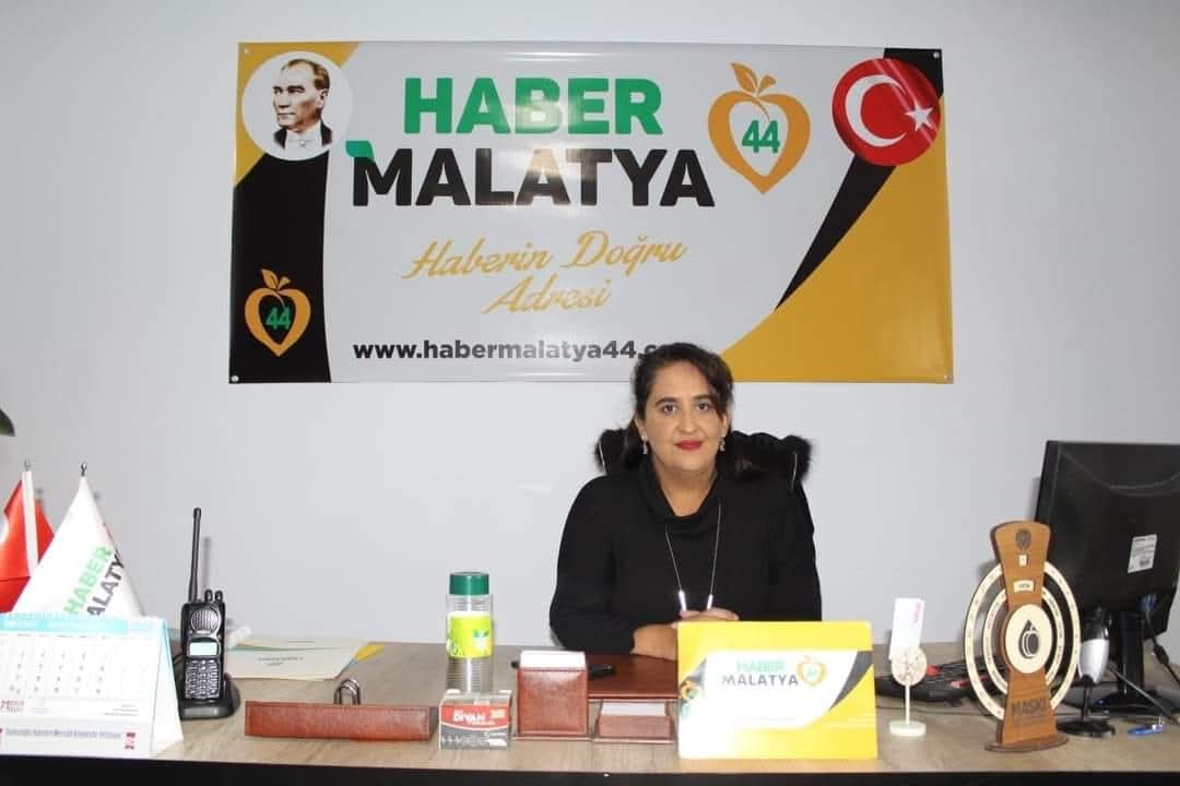 Deprem Bölgesinde Görev Yapan Gazeteciler