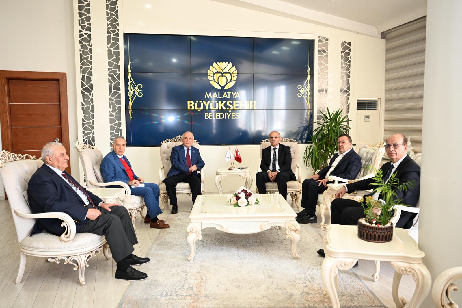 Devletin Zirvesinden Malatya’ya Mesaj: Cemil Çiçek, Başkan Sami Er ile Buluştu.