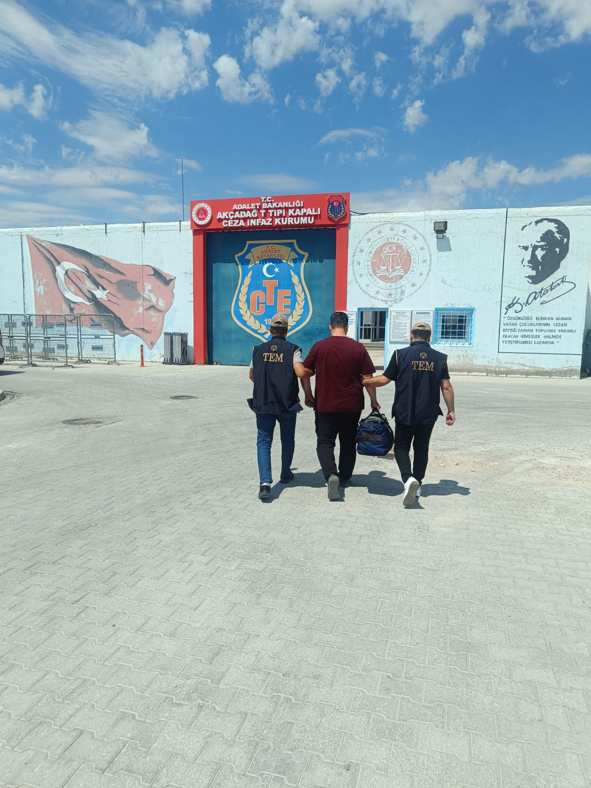 FETÖ'den Aranan 3 Firari Hükümlü Güvenlik Güçlerince Yakalandı.