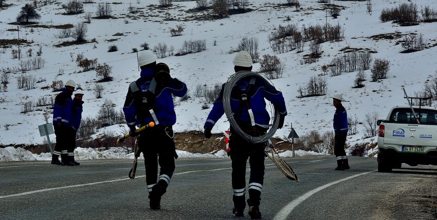 Fırat EDAŞ, Zorlu Kış Şartlarına Karşı Sahada Önlemlerini Aldı