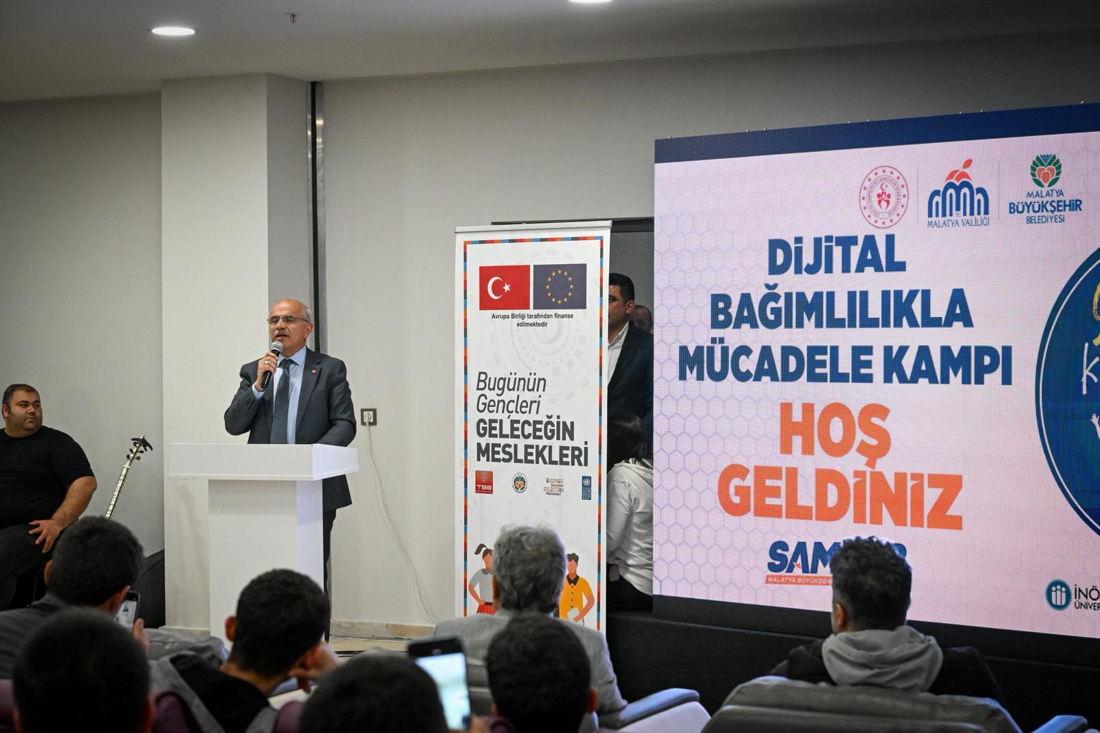 Gençlere Yönelik Farkındalık Kampına Başkan Er’den Destek