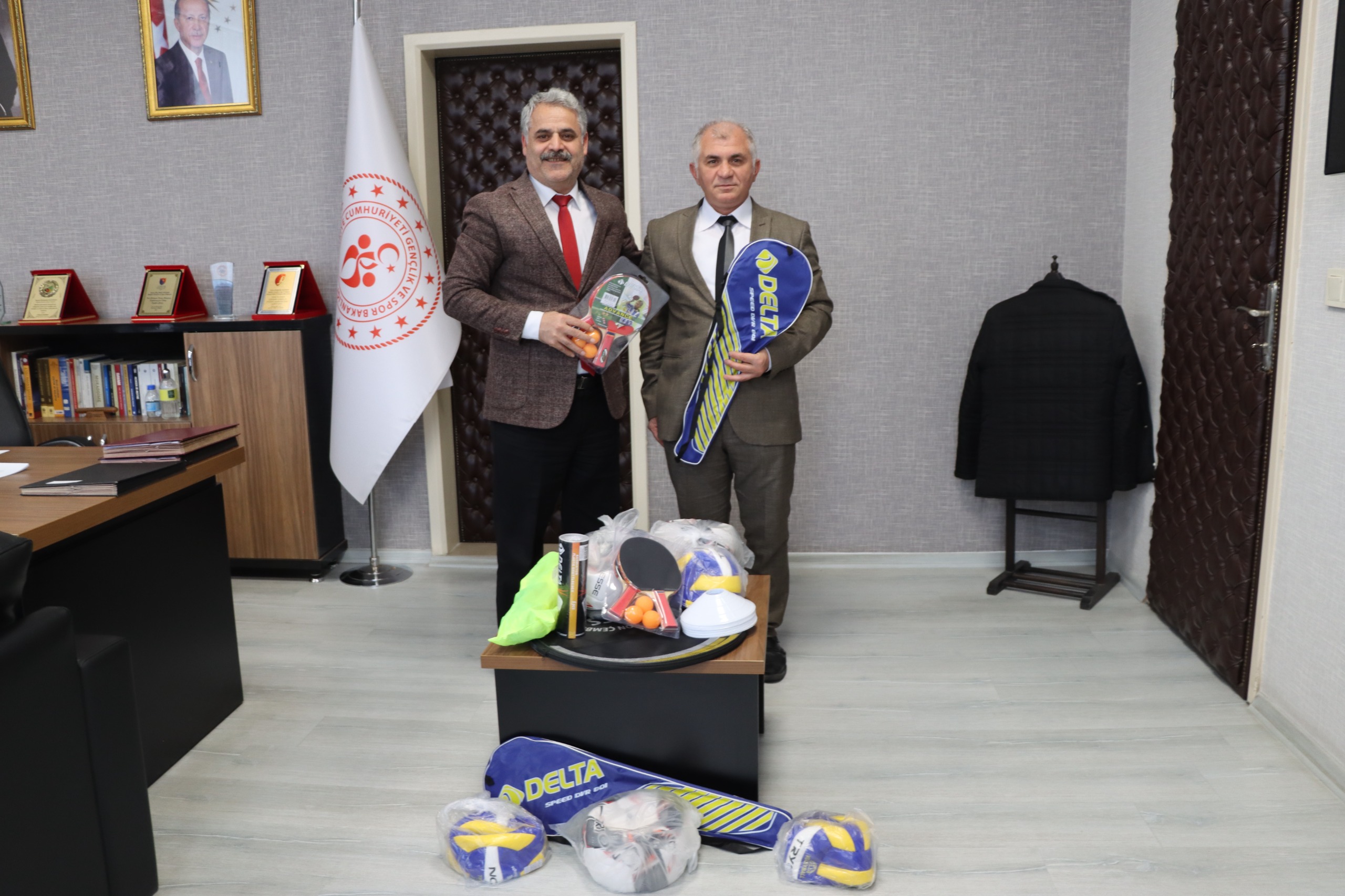 Gençlik ve Spor Bakanlığı Desteğiyle İlçelere Spor Hamlesi: Pütürge’ye Ekipman Teslimi