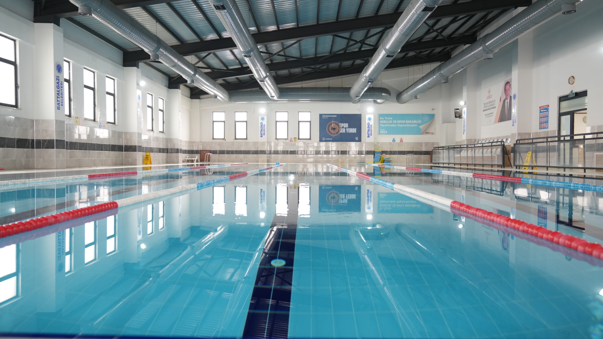 Göztepe Hatice Akbaş Yarı Olimpik Yüzme Havuzu’nda Eğitimler Yeniden Başladı