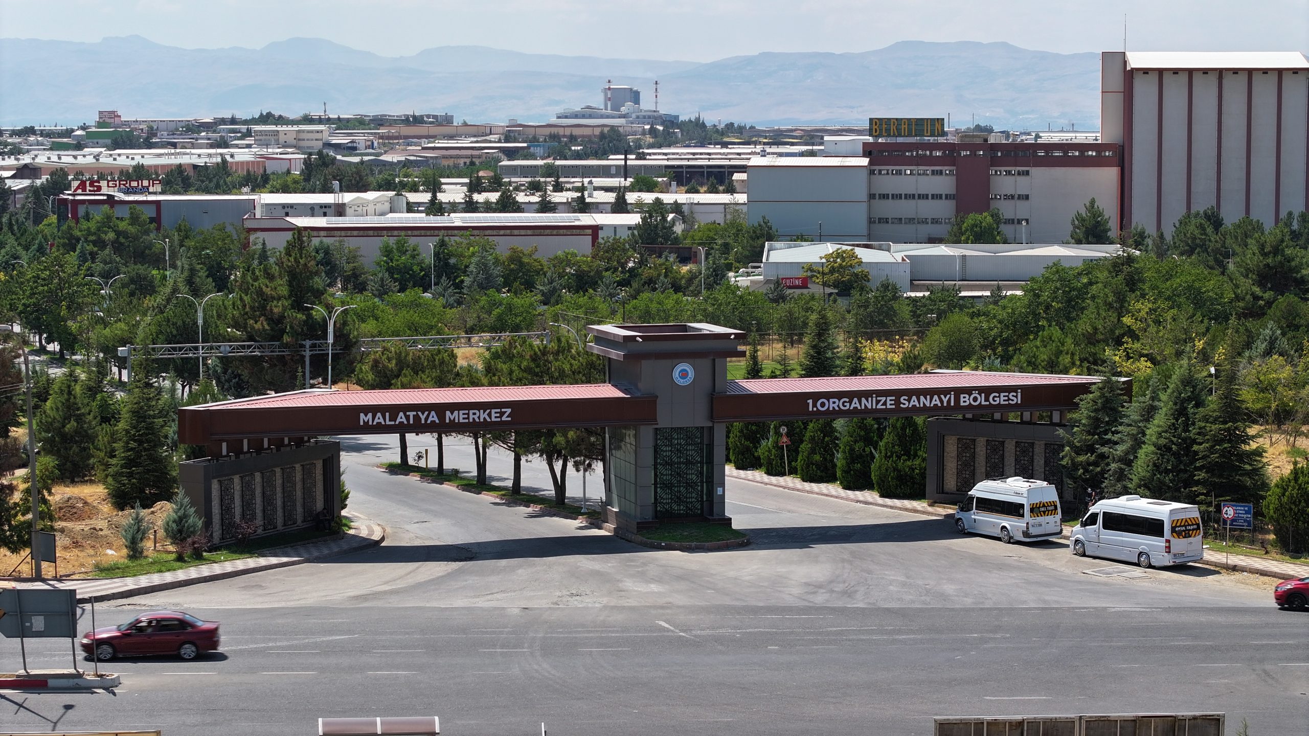 GÜZEL DERNEK, KAPALI KAPI!” Organize Sanayi’de Güç Var Ama Paylaşan Yok mu?