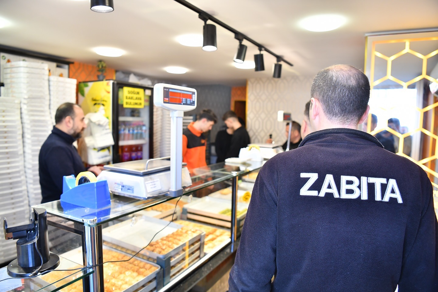 Halk Sağlığı İçin Sıkı Denetim: Yeşilyurt’ta İşletmeler Mercek Altında