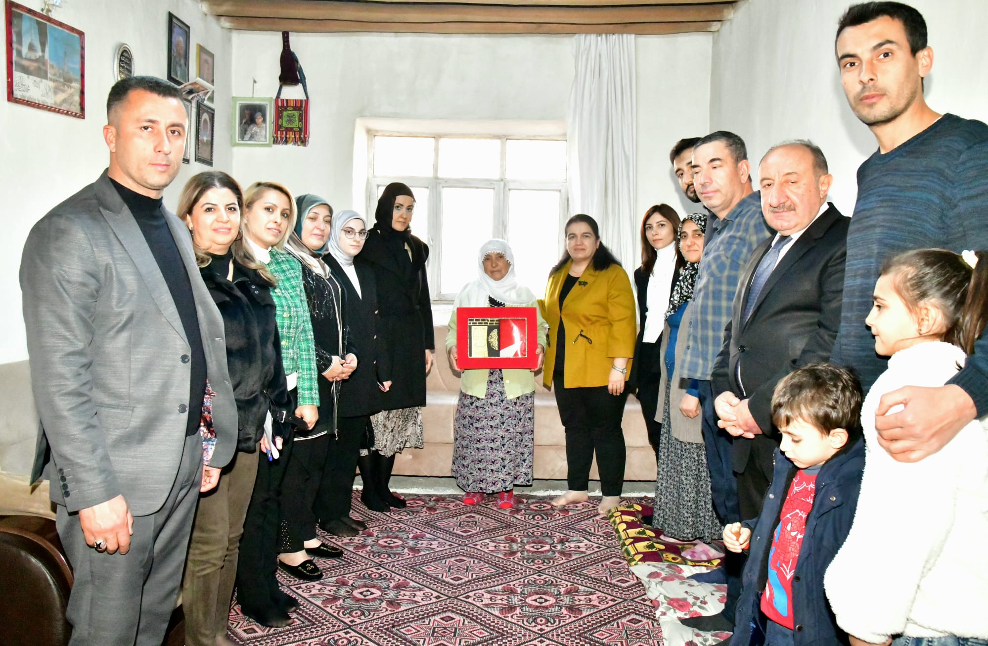 Hanımefendi Selda Yavuz ve beraberindeki heyet “Gönülden Gönüle Projesi”