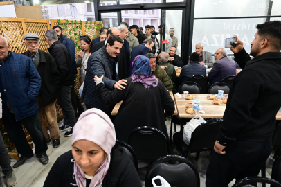 Hizmet Lokantası’nda Ramazan Bereketi: Başkan Taşkın Vatandaşlarla İftar Yaptı