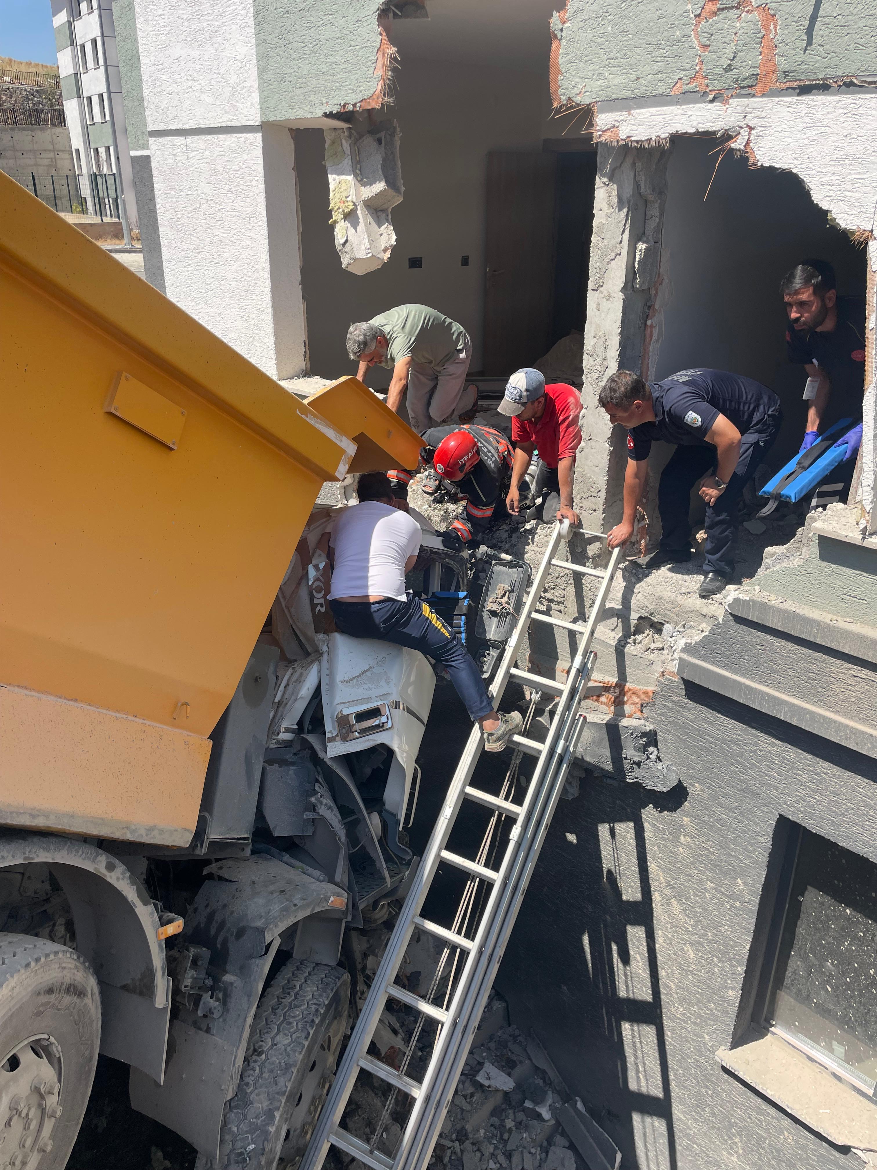 İkizce Mahallesi'nde Trafik Kazası: 1 Yaralı.