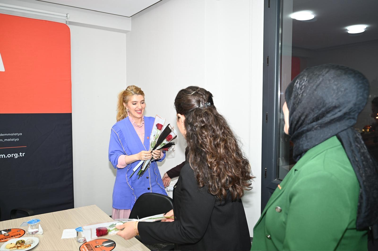 Kadının Gücü Toplumu Güçlendirir: Başarı Hikâyeleri İlham Veriyor