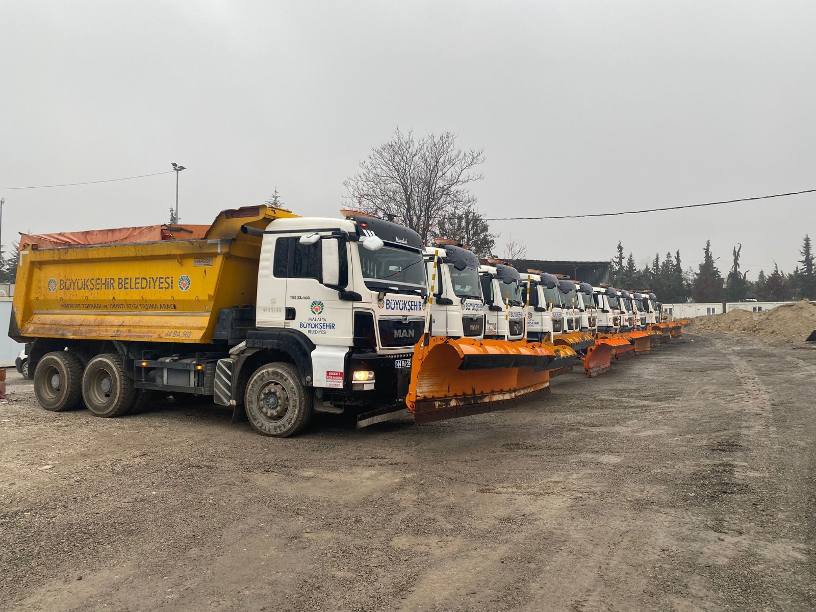 MALATYA BÜYÜKŞEHİR KIŞA HAZIR: KARLA MÜCADELE EKİPLERİ SAHADA