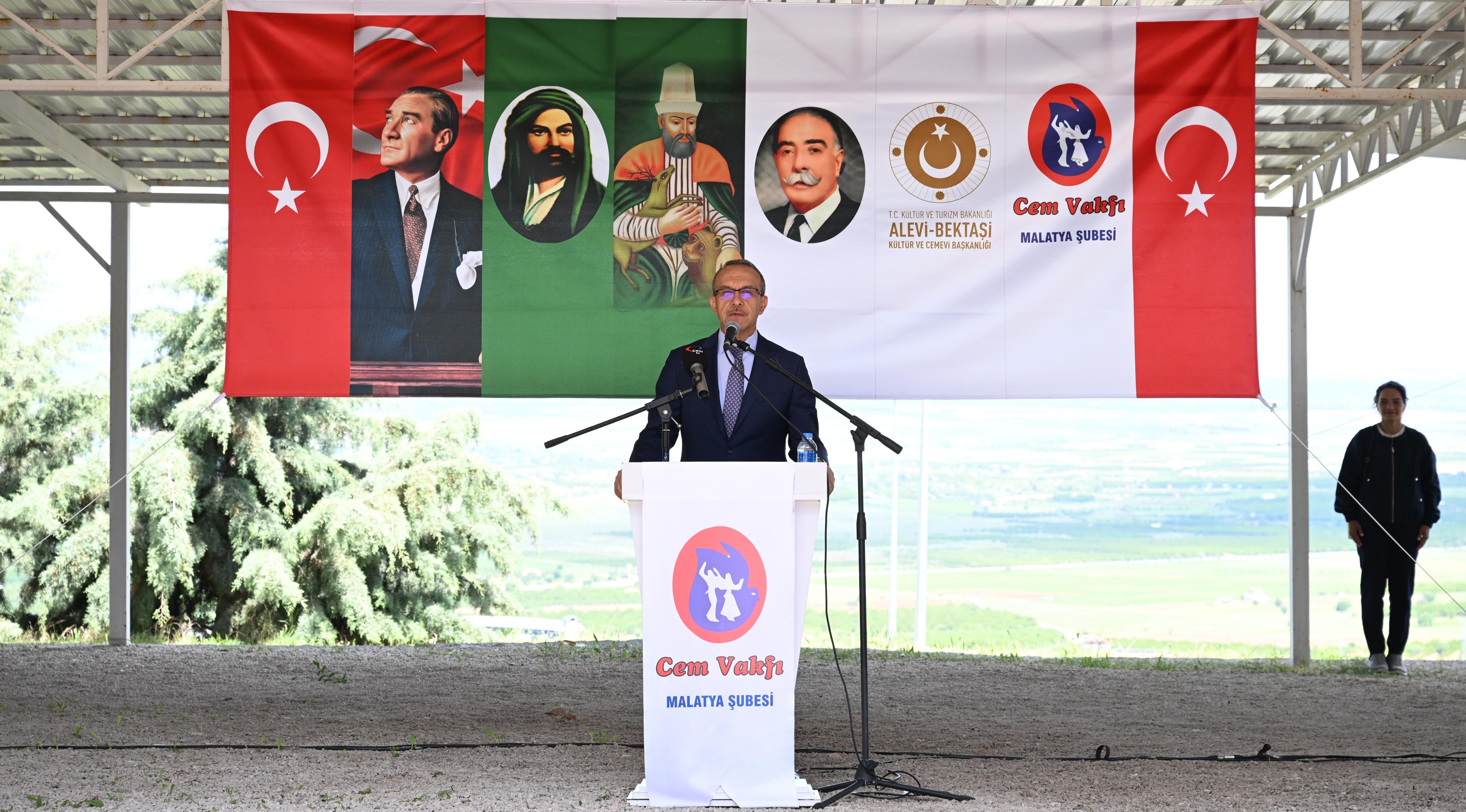 Malatya’da Hüseyin DOĞAN Dede İçin Gönülleri Buluşturan Anma.