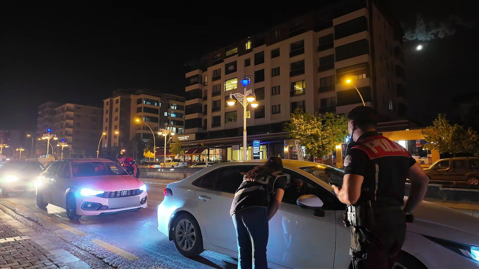 Malatya'da Huzur 44 Uygulaması: 2 Bin 633 Kişi ve 730 Araç Denetlendi.