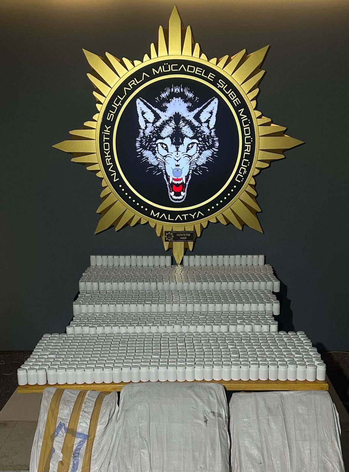 Malatya’da Zehir Tacirlerine Darbe: 75 Bin 376 Sentetik Hap Ele Geçirildi