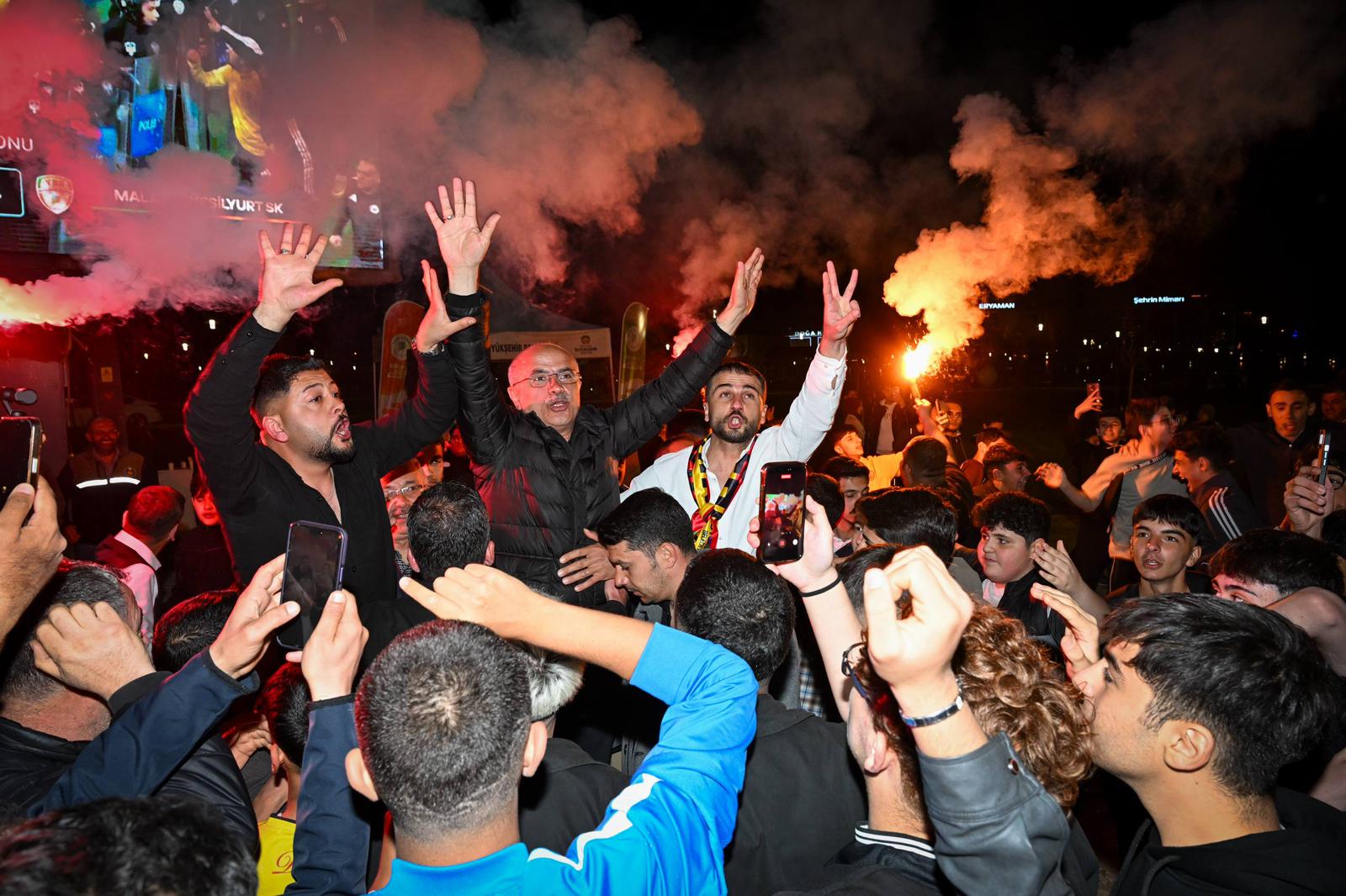 Malatya Tek Yürek Oldu! Yeşilyurtspor’dan Finale Dev Adım.